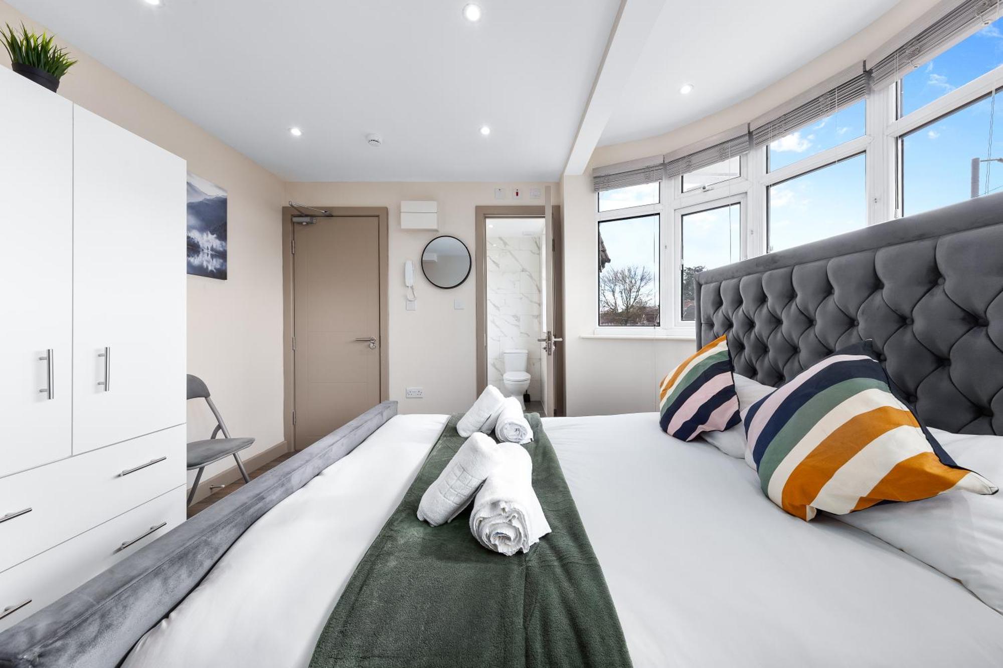 Serviced Ensuite Modern Studio - Sleeps 2 - Near Wembley Stadium - Good Transport Link To Central London - Harrow Ha3 Hatch End Екстер'єр фото