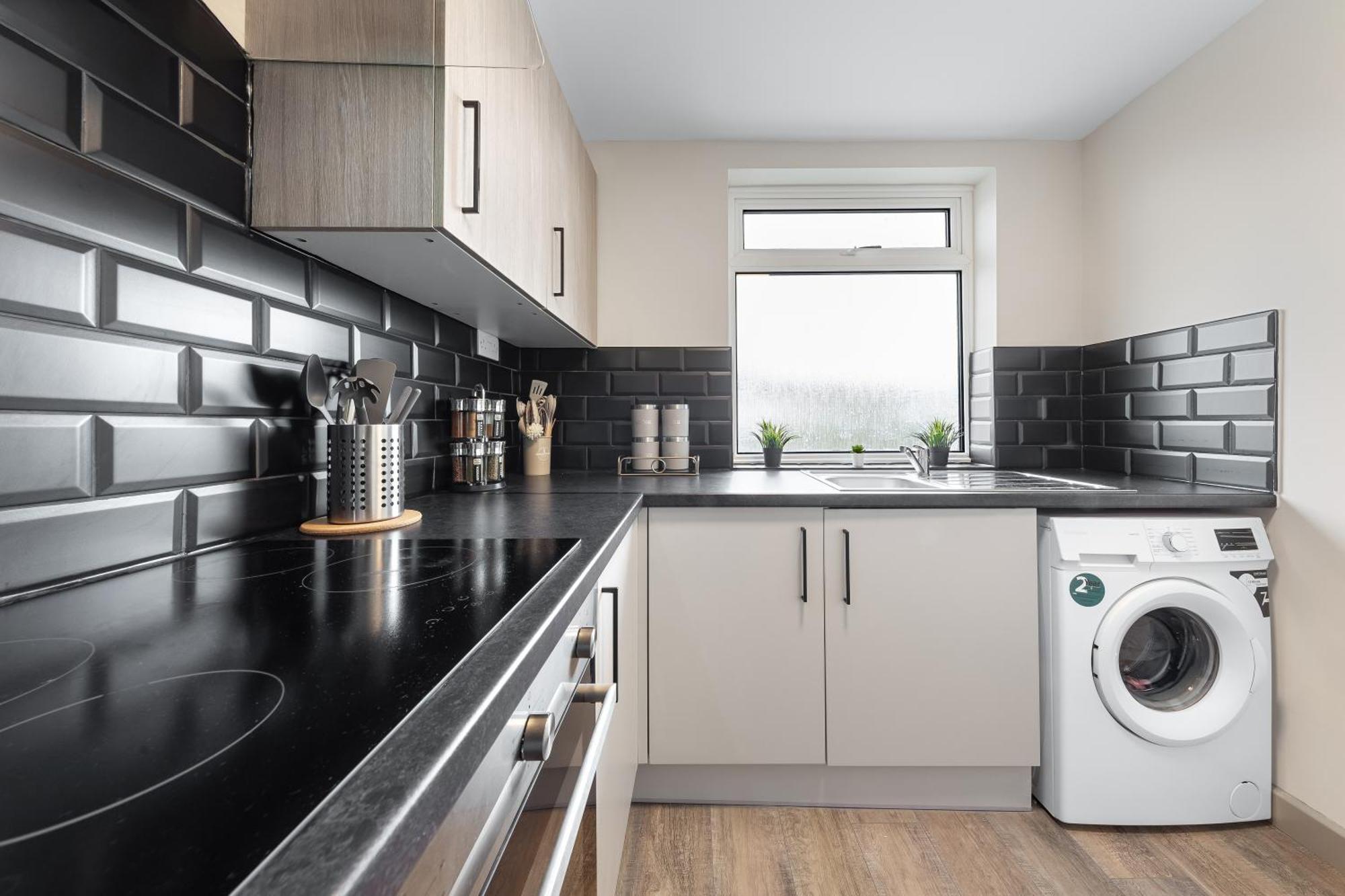 Serviced Ensuite Modern Studio - Sleeps 2 - Near Wembley Stadium - Good Transport Link To Central London - Harrow Ha3 Hatch End Екстер'єр фото